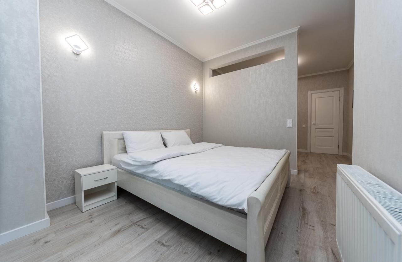 Appartamento Flatrent Drahomanova 2A Kiev Esterno foto