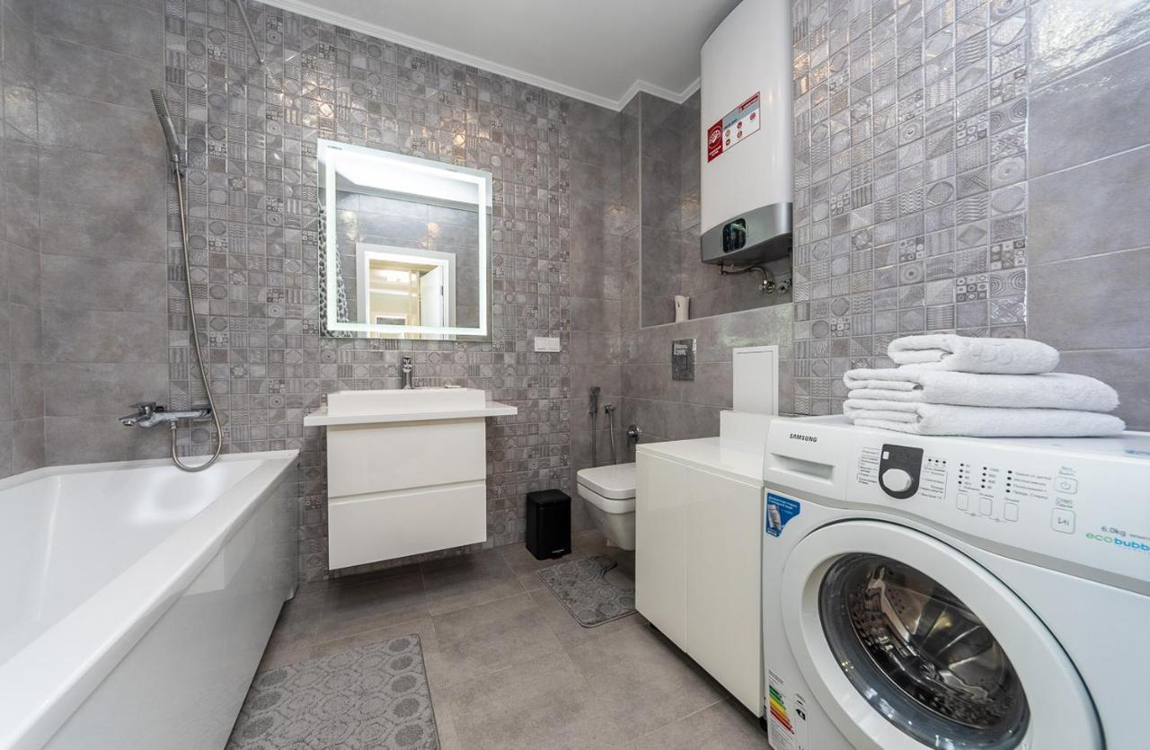 Appartamento Flatrent Drahomanova 2A Kiev Esterno foto