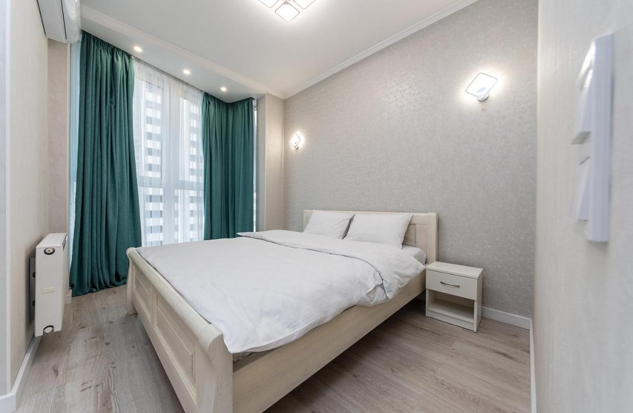 Appartamento Flatrent Drahomanova 2A Kiev Esterno foto